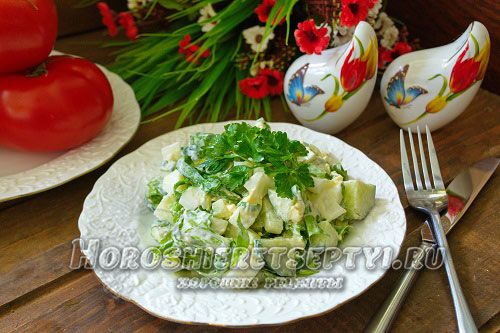 Салат с черемшой и огурцами